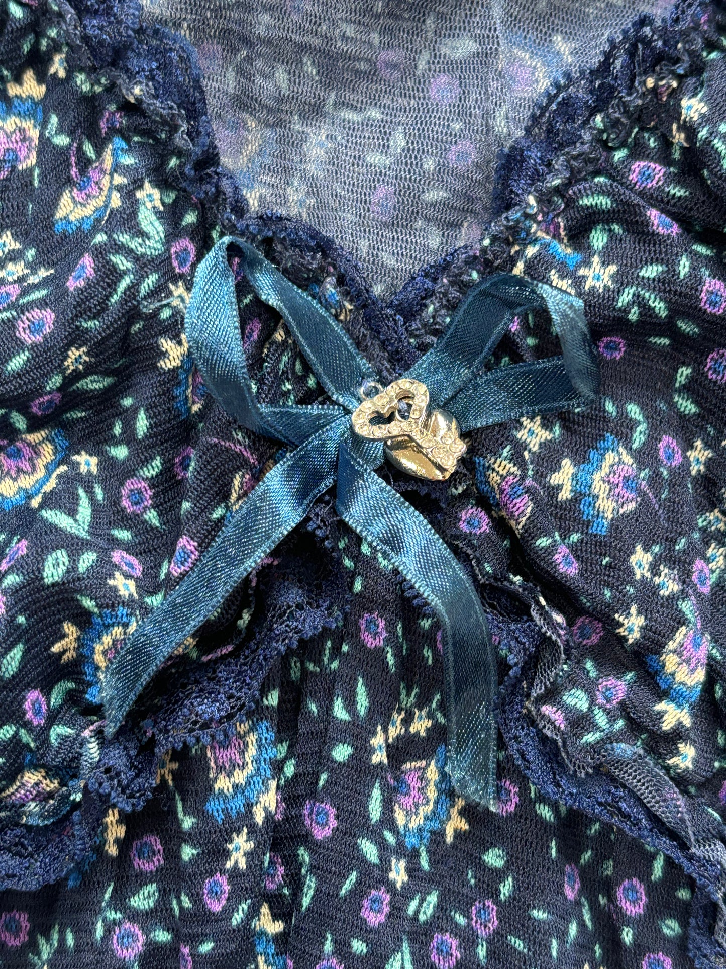 long sleeve lace bow top